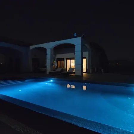 Villa Olivo Maroni
