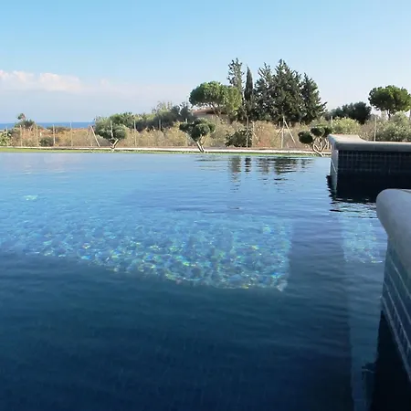 Villa Olivo Maroni